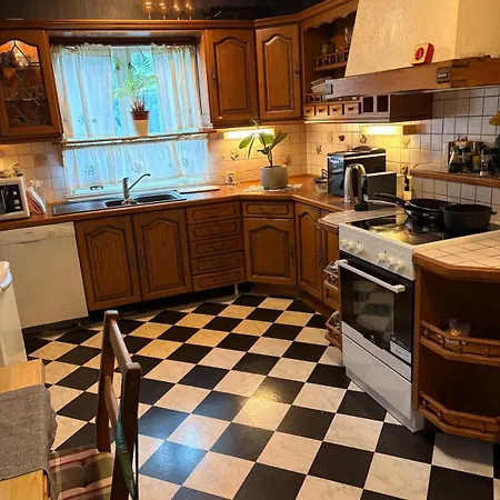 Apartman Entire 1st Floor Of A 2 Floor House